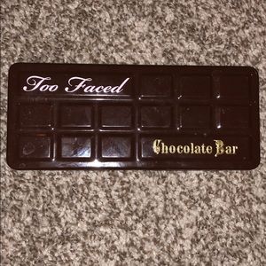 Too faced chocolate bar